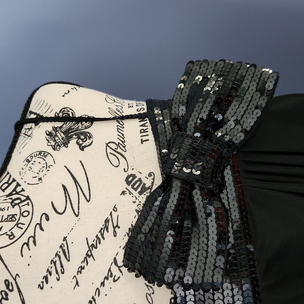 Little black cocktail dress w/sequins bow - Picture 2 of 4